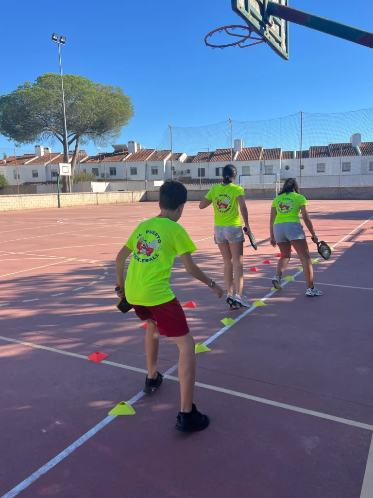 Home Clases de pickleball para jóvenes